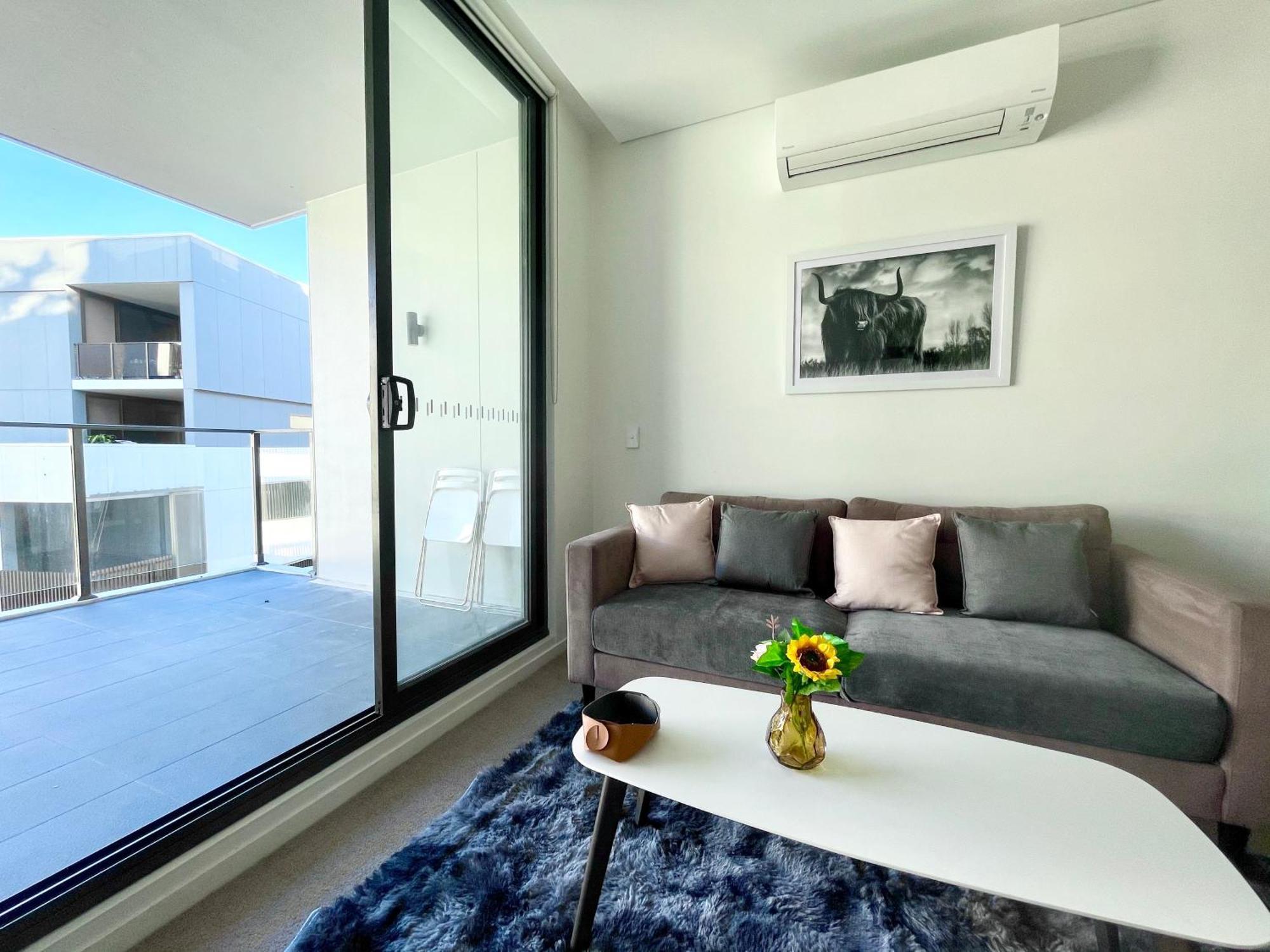 Apartment Spacious Cozy2br Close To Olympicpark Free Carpark Sydney